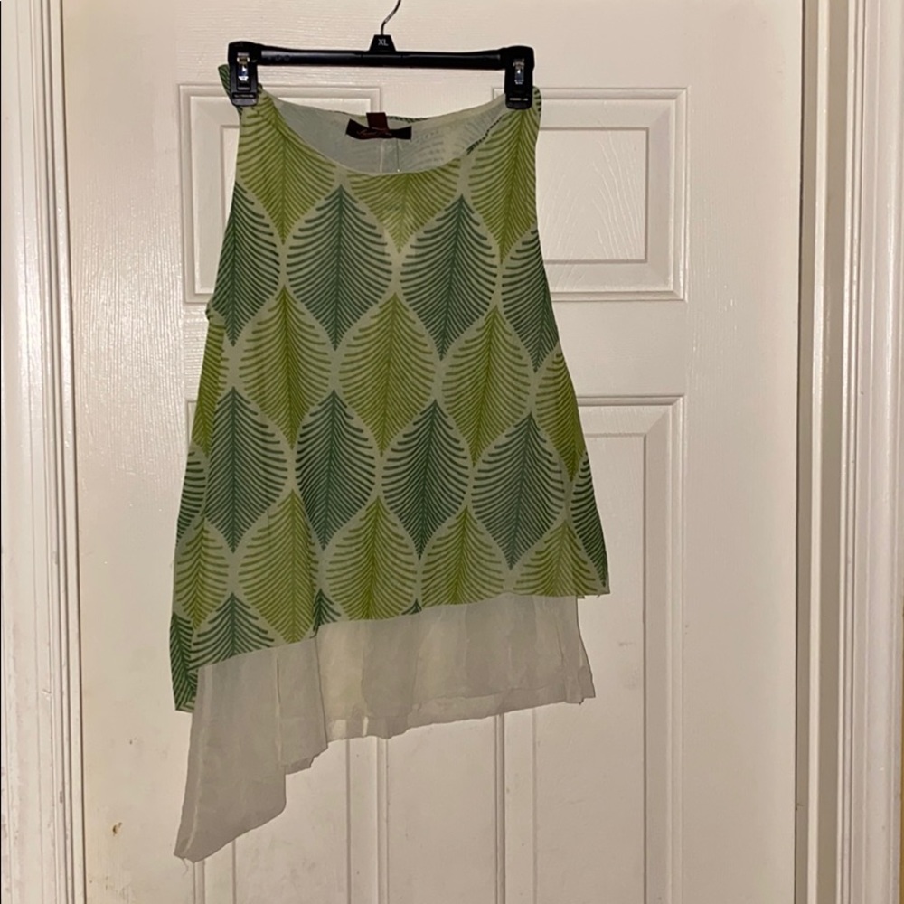 green short sleeve top